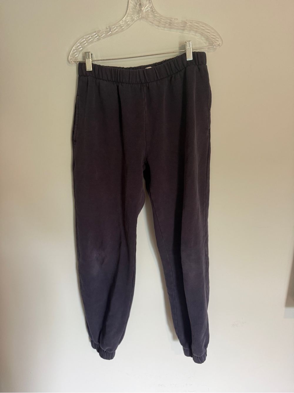 Brandy Melville sweatpants in navy blue